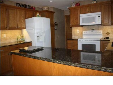 All appliances will stay with the home!