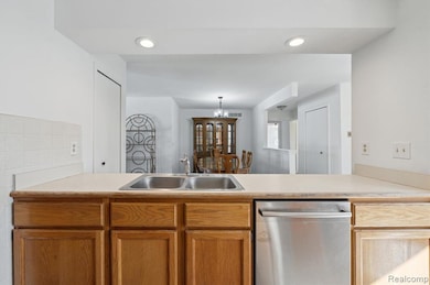 9836 Hawthorne Glen Dr unit 24, Grosse Ile, MI 48138 - photo 7