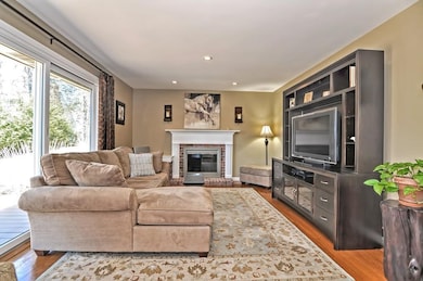 22 Slipper Hill Ln, Jefferson, MA 01522 - photo 7