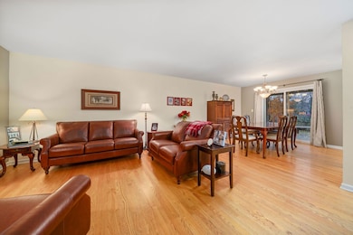 111 Midway Ln, Vernon Hills, IL 60061 - photo 5