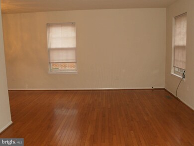 9750 Pleasant Gate Ln, Potomac, MD 20854 - photo 6