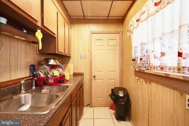 554 S 14th St, Reading, PA 19602 - photo 7