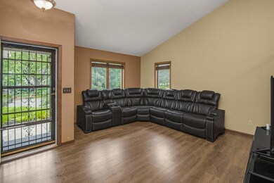 2246 Vivian Ln, Saint Paul, MN 55119 - photo 4