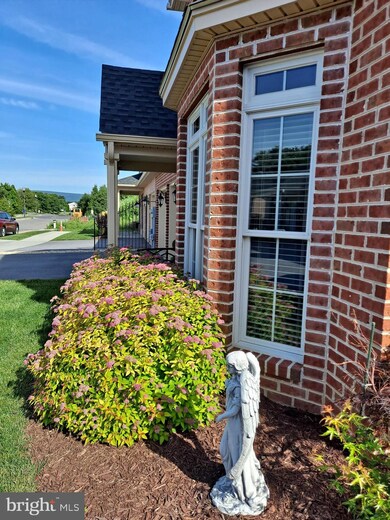 1722 Meridian Dr, Hagerstown, MD 21742 - photo 2