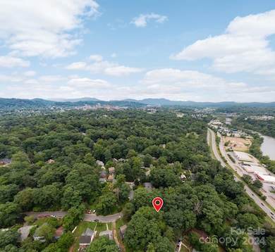 Easy Access to Area Amenities