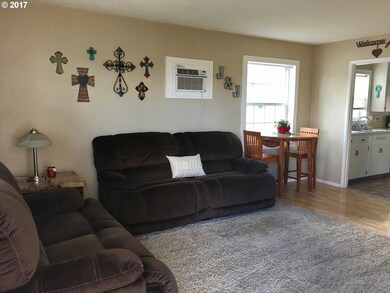 Living Room/Dining Room
