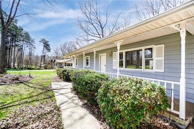 184 Dj Dr, Statesville, NC 28625 - photo 3