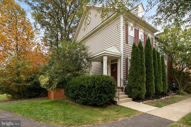 1209 Heritage Commons Ct, Reston, VA 20194 - photo 2