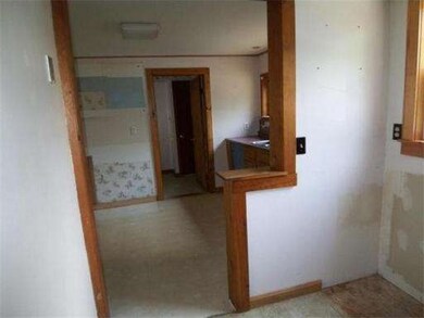 50 Cottage St, Orange, MA 01364 - photo 4