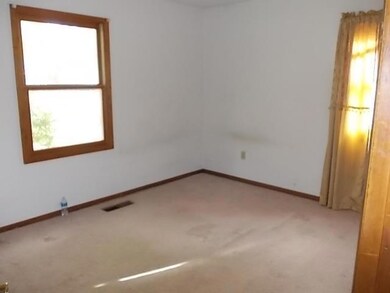 3731 Eisenhower Rd, Columbus, OH 43224 - photo 6