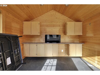 3325 Gilham Rd, Eugene, OR 97408 - photo 7