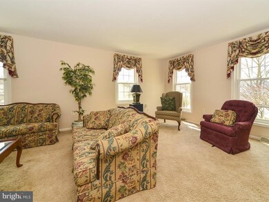 325 William Ln, Lancaster, PA 17602 - photo 5