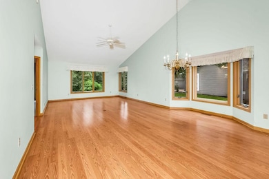 1207 Silverthorn Ct, Saint Paul, MN 55126 - photo 6