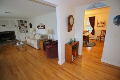 Foyer to Dining