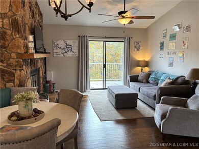 LOADS OF NATURAL LIGHT