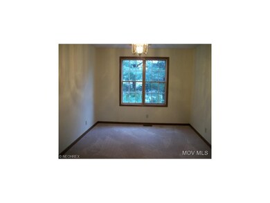 SMALL DINING AREA
