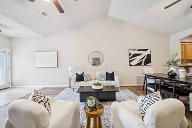 445 S Cypress Ave, Broken Arrow, OK 74012 - photo 4