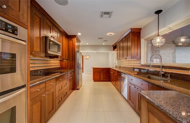 1319 Valleta Dr, Houston, TX 77008 - photo 7