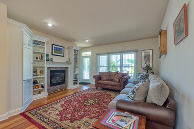 04 Living Room