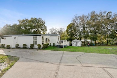 207 Robinhood Dr, Deland, FL 32724 - photo 3