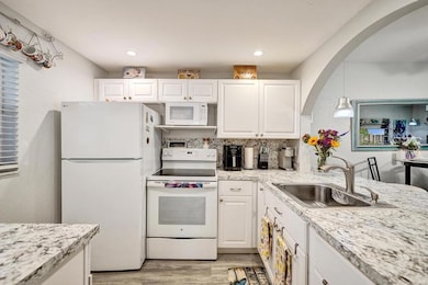 9480 Poinciana Place unit 201, Davie, FL 33324 - photo 6