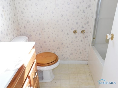 22934 W Hellwig Rd, Genoa, OH 43430 - photo 5