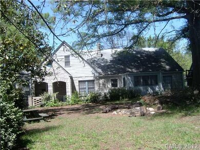 Land/Lot - Side yard back to house