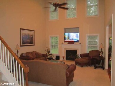 Den/Family/Great Room - Cathedral Ceilings, Lots o
