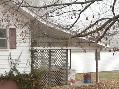 2002 Illinois 15, Fairfield, IL 62837 - photo 2