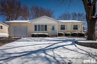 933 Northbrook Dr, Davenport, IA 52806 - photo 2