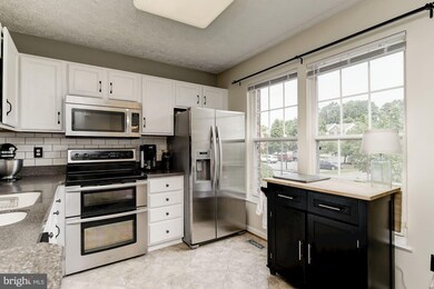 955 Chestnut Manor Ct, Chestnut Hill Cove, MD 21226 - photo 3