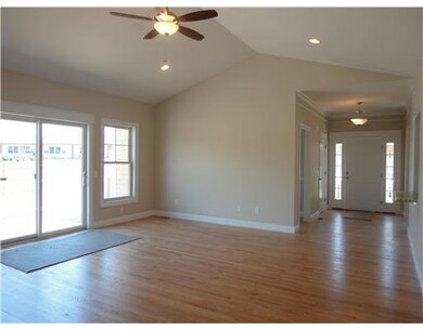 9 Bay Ridge Dr unit 9B, Middletown, RI 02840 - photo 7