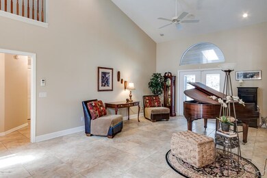 2111 Winston Dr-27
