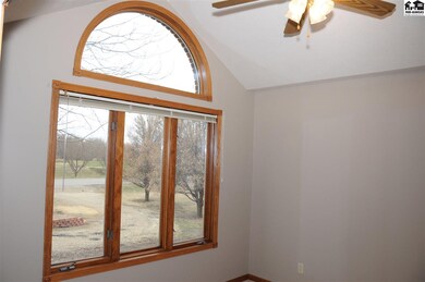 1805 S Maxwell St, McPherson, KS 67460 - photo 3