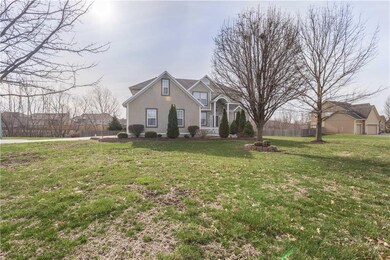 605 Roanke Dr, Raymore, MO 64083 - photo 2