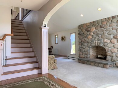 318 Colonial Dr, Ludlow, MA 01056 - photo 4