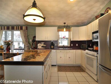 17 Lillian Ct, Warwick, RI 02886 - photo 5