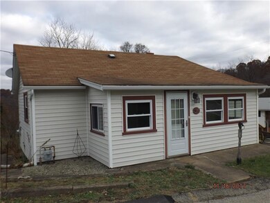 Front  Sunporch  or Family Room 20x6