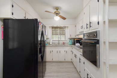 910 Mamie Drive-6