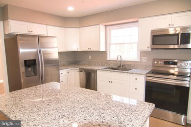 9150 Silchester Ct, Burke, VA 22015 - photo 4