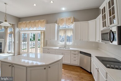 9124 Lake Tower Ln, Fort Belvoir, VA 22060 - photo 6