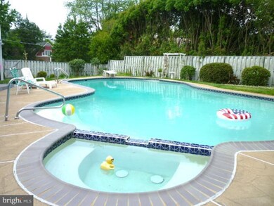 1015 Country Club Dr NE, Vienna, VA 22180 - photo 3