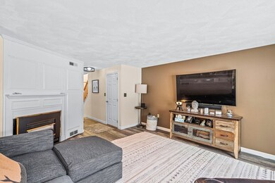 127 Brickett Hill Cir, Haverhill, MA 01830 - photo 5