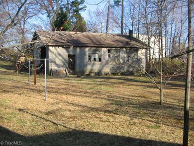 209 Mcknight St, Asheboro, NC 27203 - photo 3