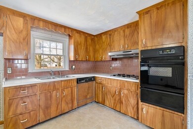 25 Digrande Dr, Rockland, MA 02370 - photo 6