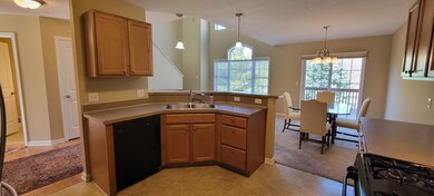 Kitchen w/appliances included