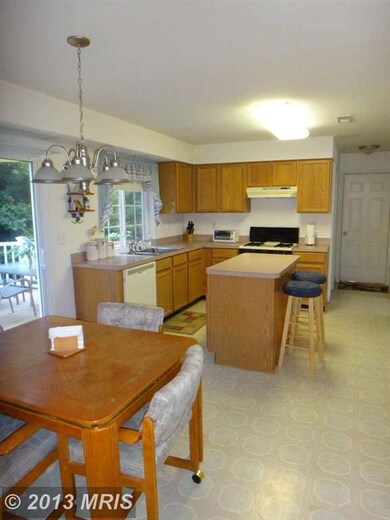 4648 Queens Grove St, White Plains, MD 20695 - photo 5