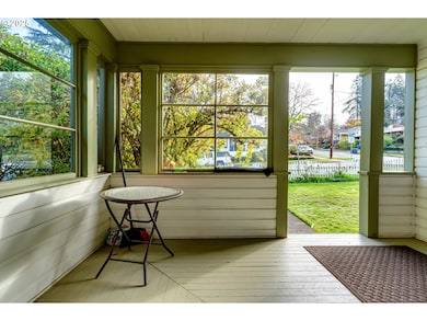 1888 Lincoln St, Eugene, OR 97401 - photo 2