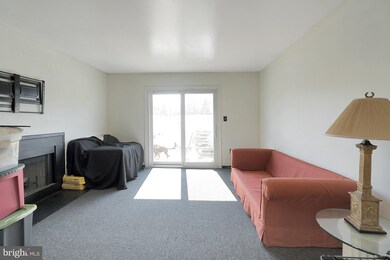 56 Mill Run W, Hightstown, NJ 08520 - photo 3