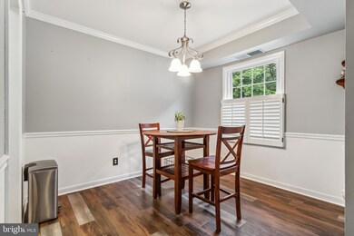 3814 Lyndhurst Dr unit 201, Fairfax, VA 22031 - photo 4